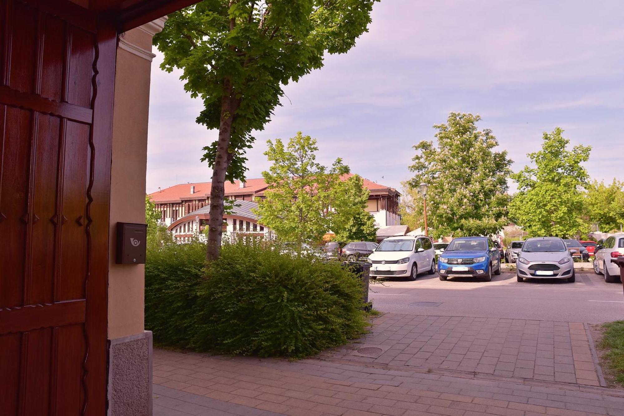 Makotel Apartmanhaz Exterior photo