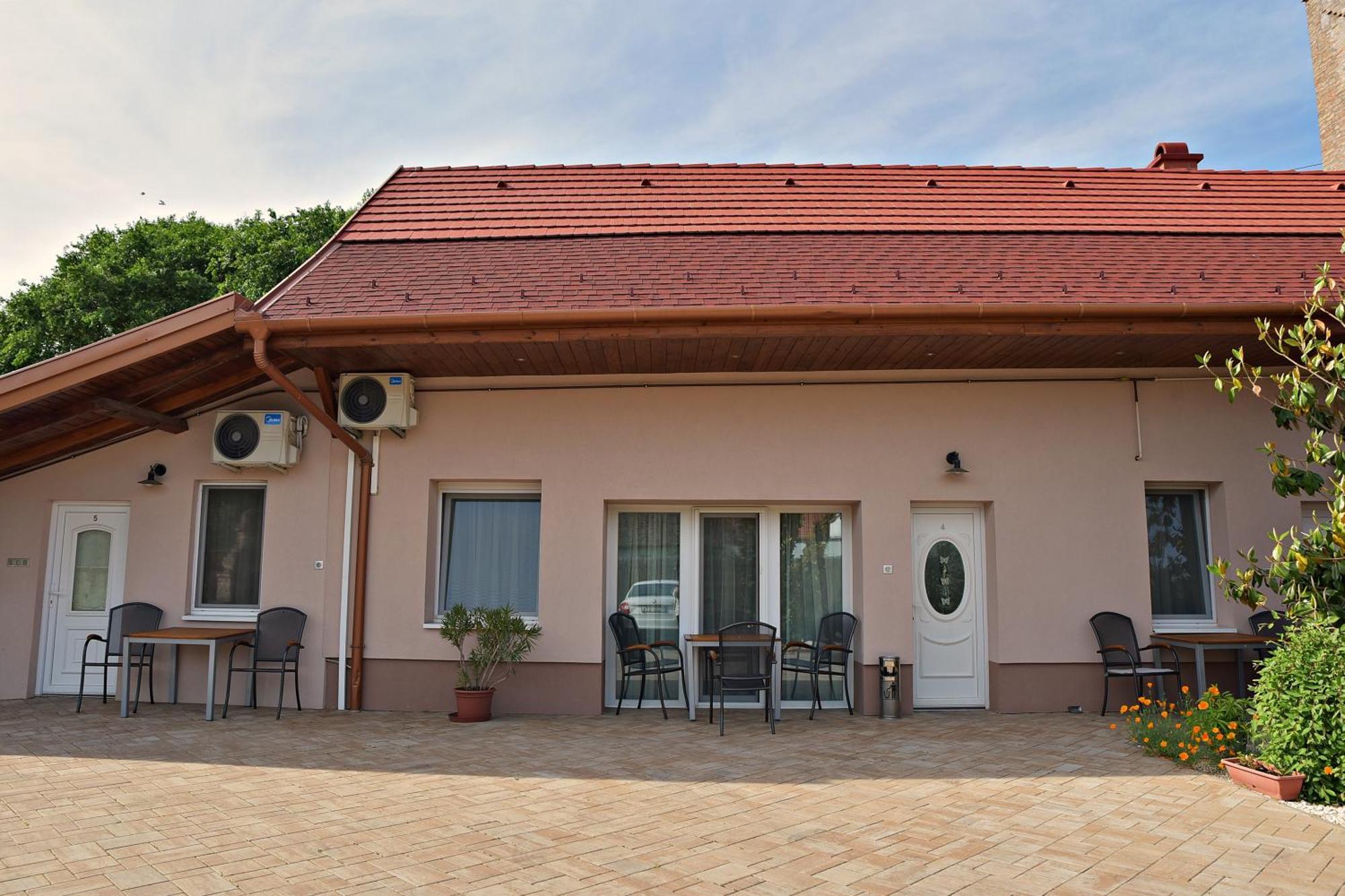 Makotel Apartmanhaz Exterior photo