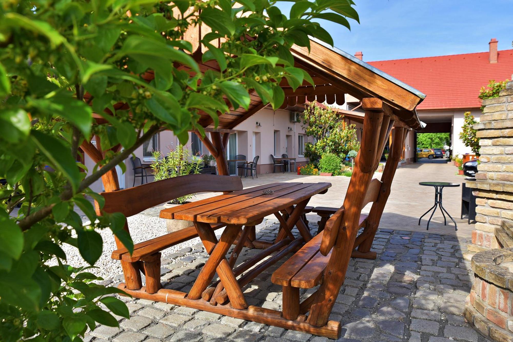 Makotel Apartmanhaz Exterior photo