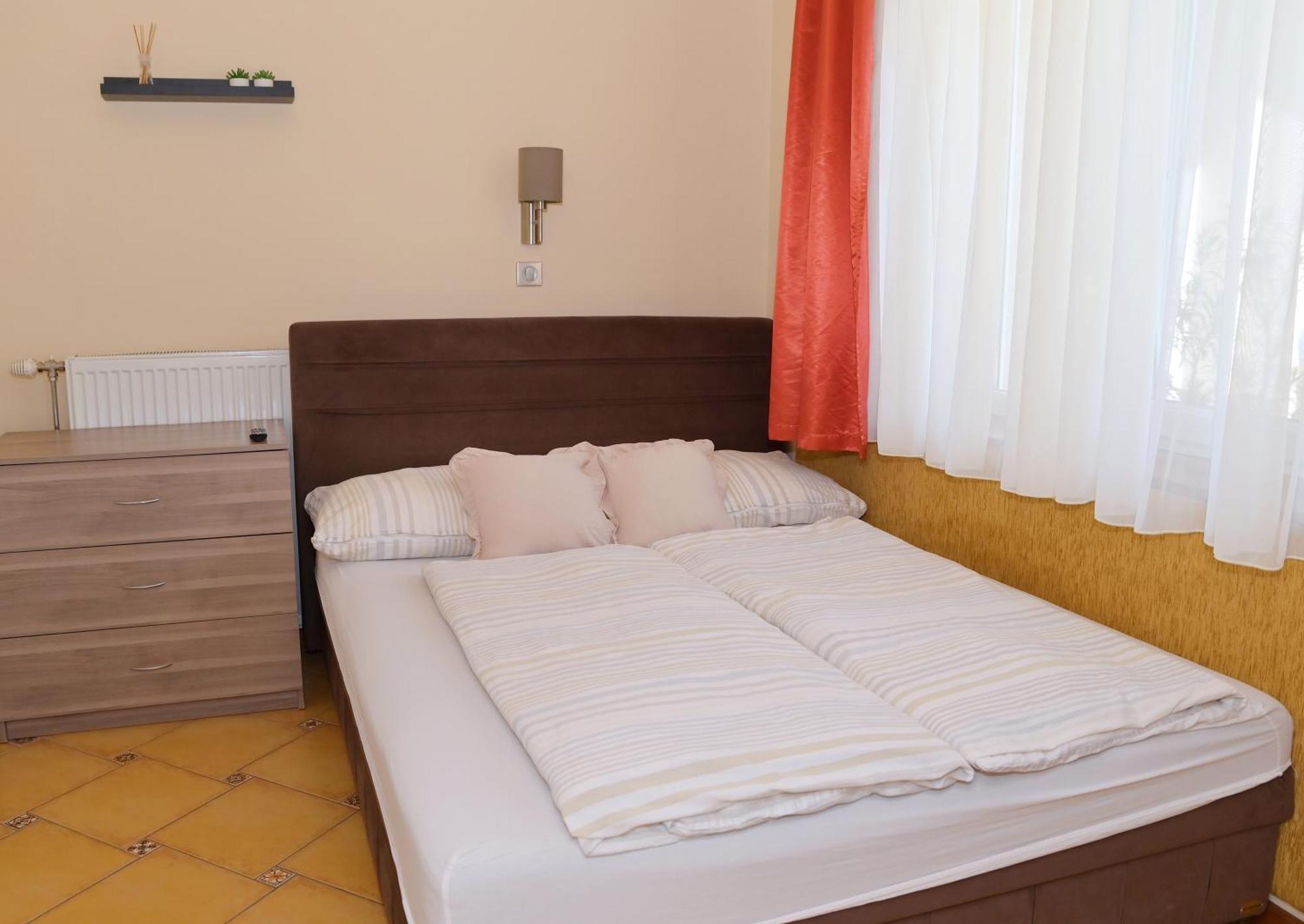 Makotel Apartmanhaz Exterior photo